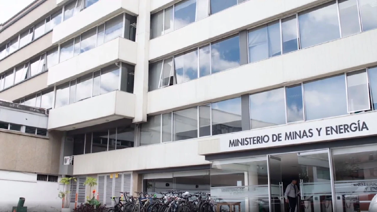 MinEnergía interviene ante la CREG para frenar contingencia por sequía
