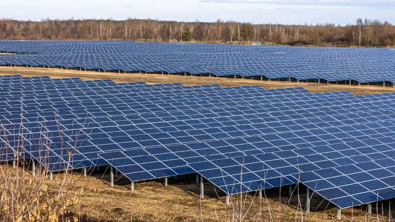 El reto detrás del 11,7% solar: Las líneas de transmisión que frenan el avance de la matriz energética