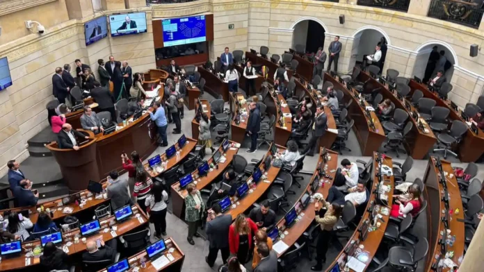 El CNE reconoce limitaciones en la Ley de Encuestas y anuncia que pedirá su reforma al Congreso