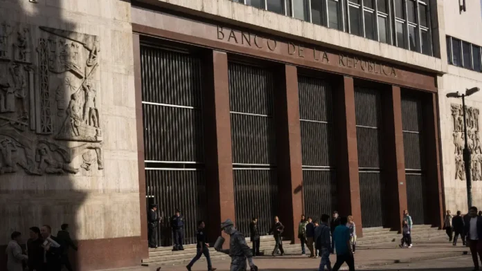 ¿Está sacrificando el Banco de la República el crecimiento económico?