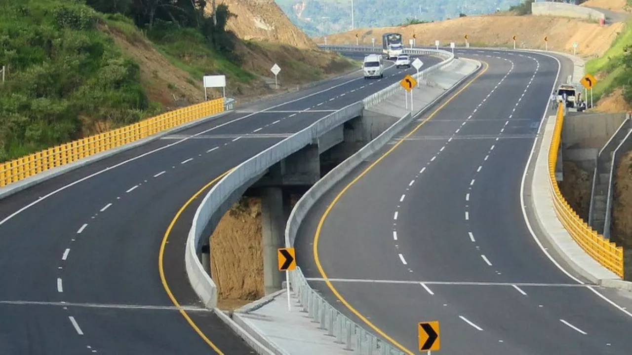 ¿Por qué las obras civiles cayeron un 46% en Colombia y qué propone el informe de ANIF?