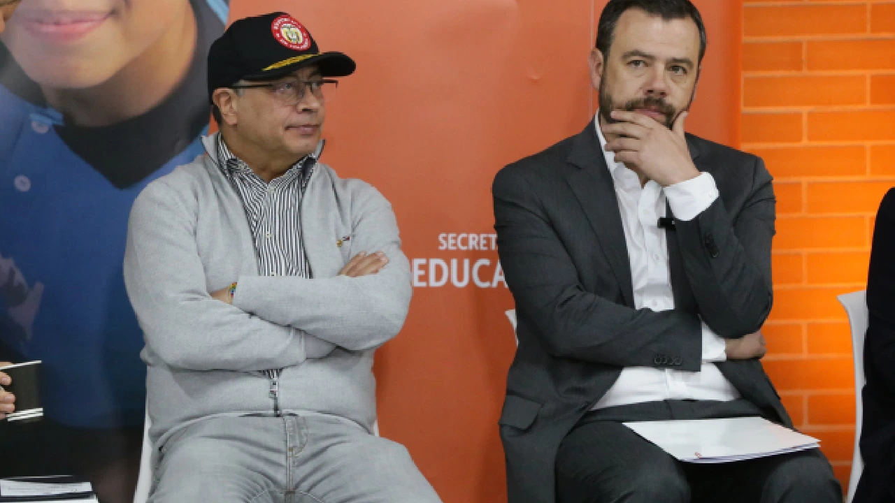 Choque entre Petro y Carlos Fernando Galán por evento en colegio de Ciudad Bolívar