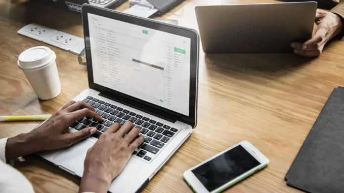 Internet fijo en Colombia: la exigencia de la CRC, la postura sectorial y el nuevo estándar
