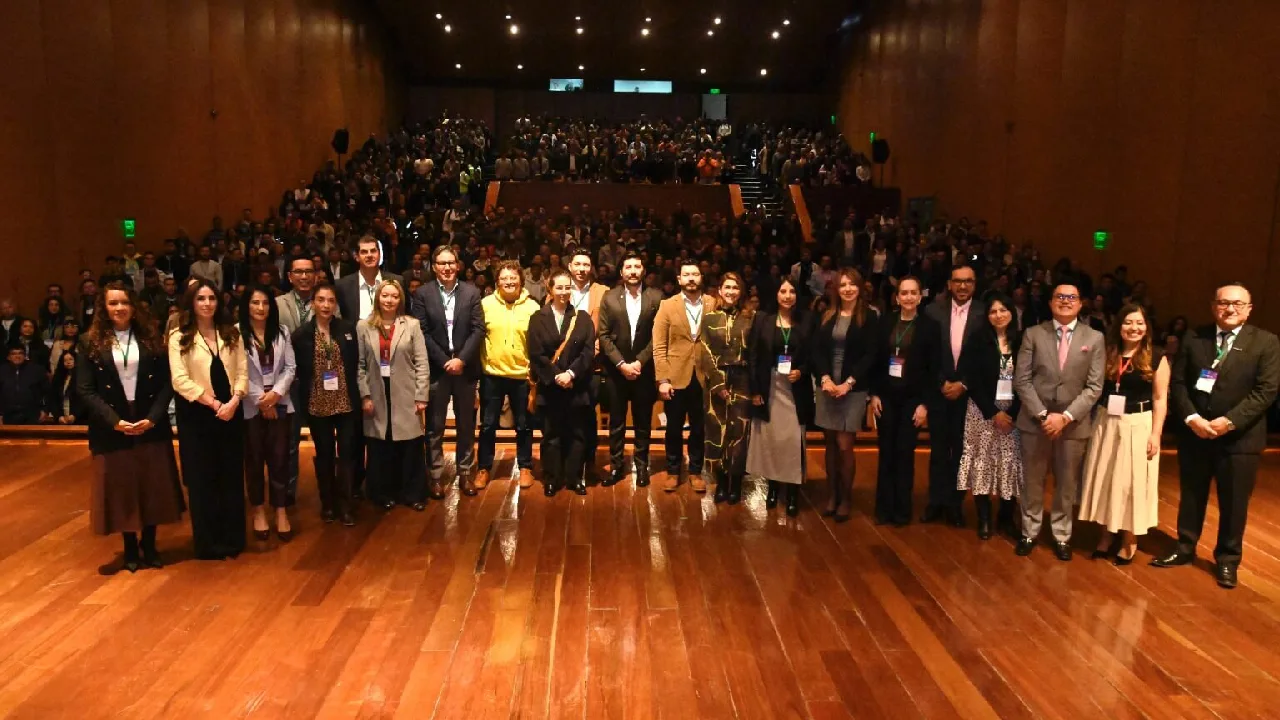 AvanzaTEC 2026: Cómo inscribirse a los cursos gratuitos del MinTIC y gigantes tecnológicos.