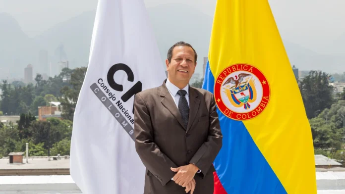 Luis Guillermo Pérez denuncia anomalías y lidera impugnación de 33.000 mesas electorales