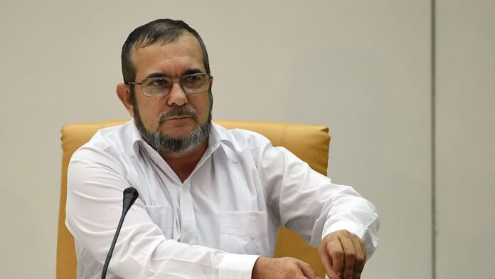 Rodrigo Londoño oficializa su respaldo a la campaña de Iván Cepeda
