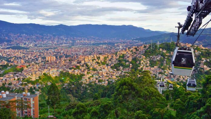 Medellín activa 35 frentes de obra para modernizar su red de ciclorrutas
