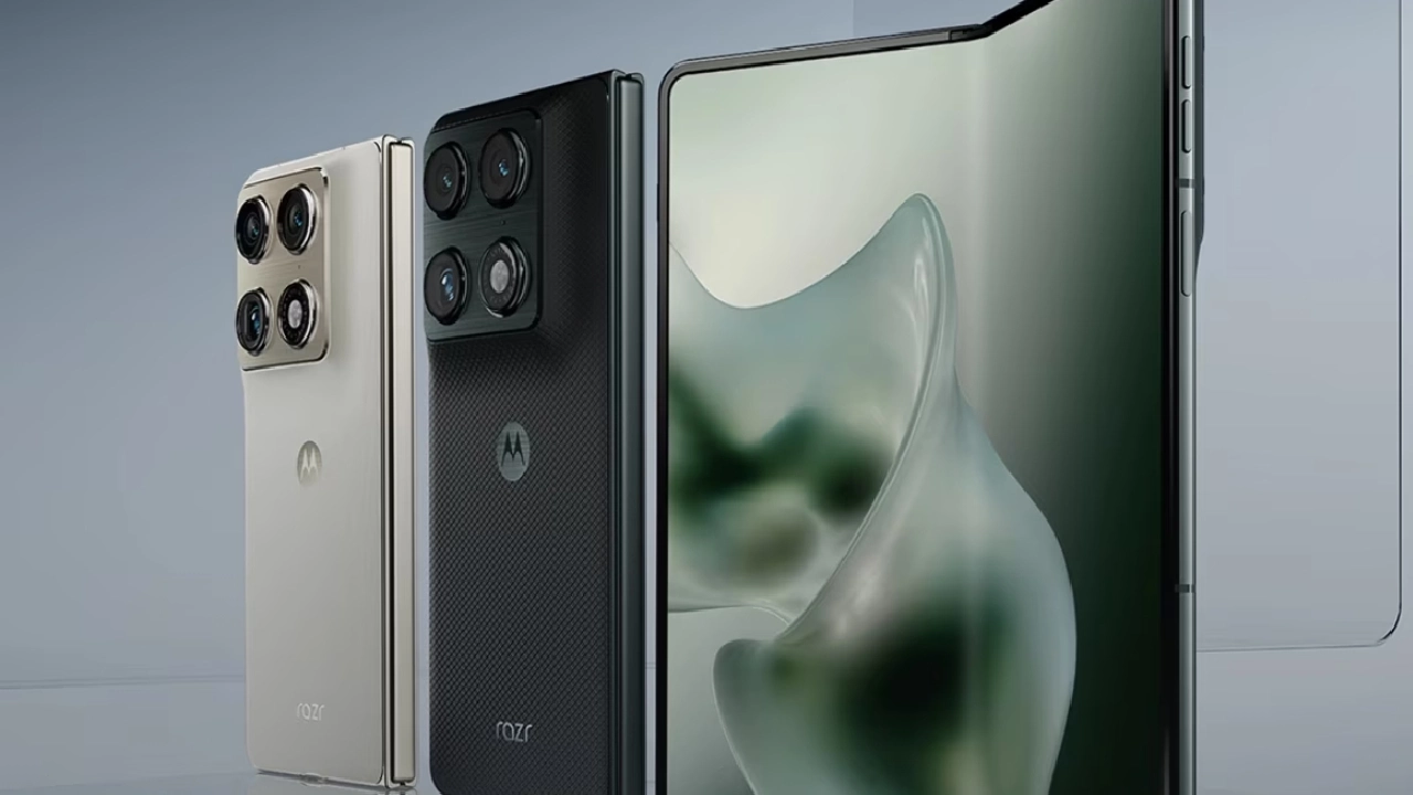 Motorola redobla su apuesta en Colombia con un renovado portafolio premium y el fichaje de un nuevo gerente que llega desde la competencia 1 El primer plegable tipo libro de Motorola