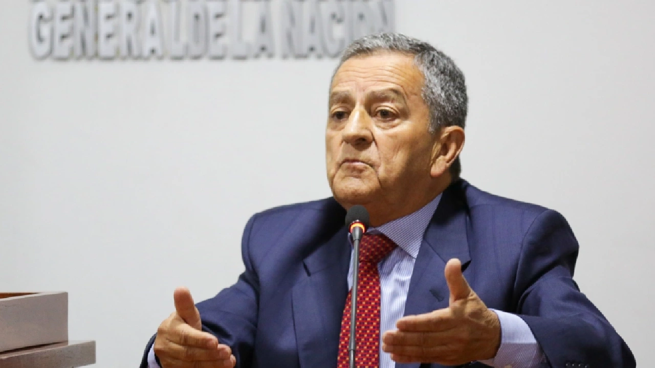 Nuevo capítulo en el caso pasaportes: Fiscalía imputa a exsecretario de la Cancillería