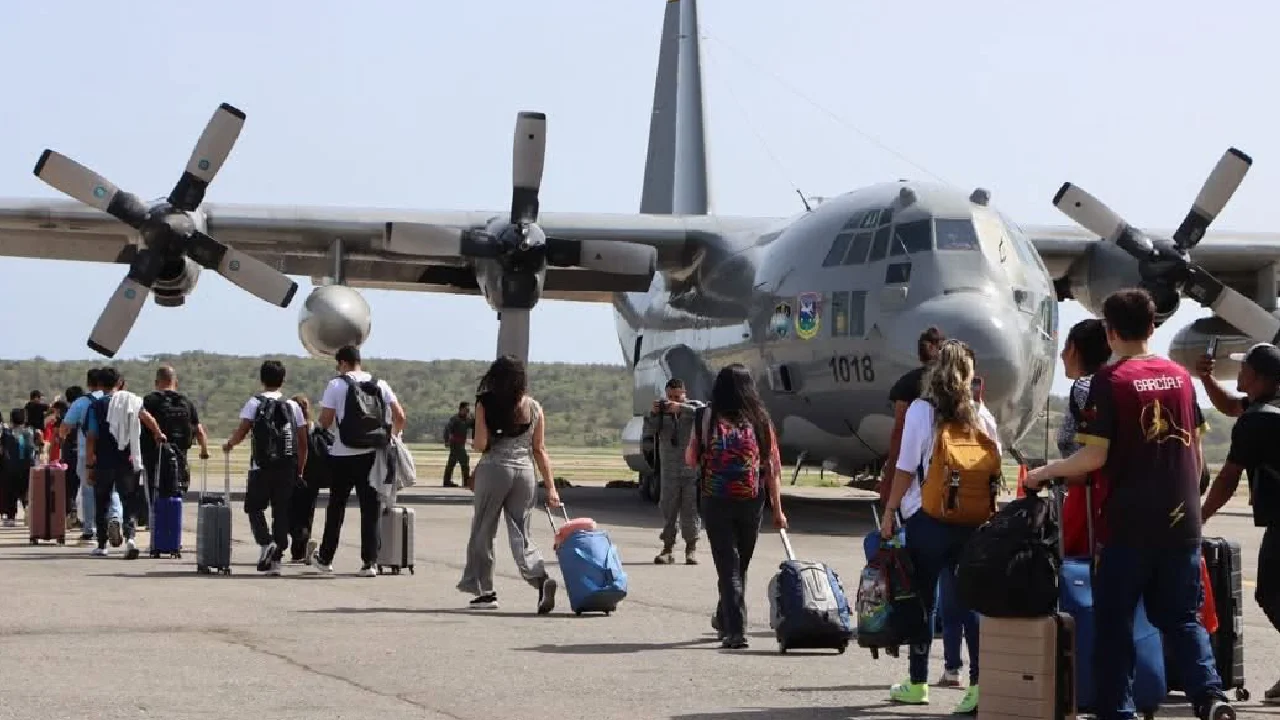 El conmovedor regreso de 47 colombianos vulnerables que esperaban ser repatriados desde Venezuela