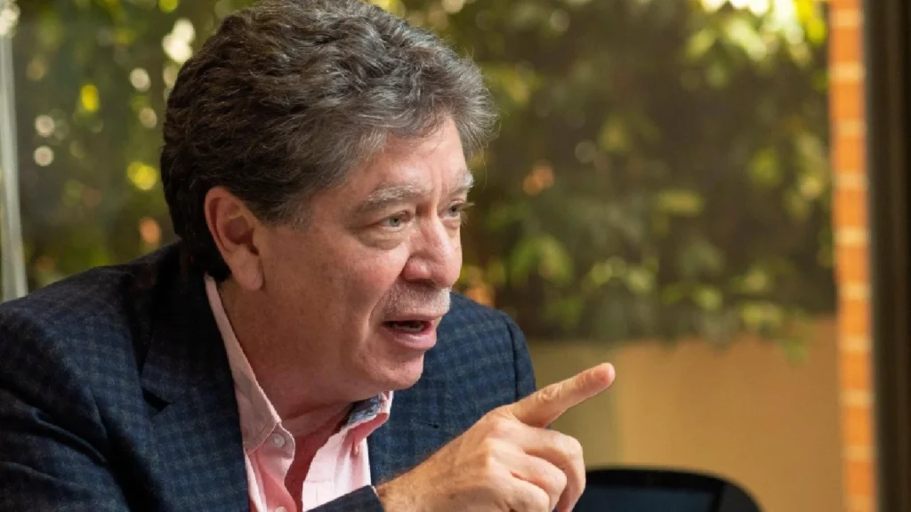 Qué significa que presidente de la ANDI haya revelado su voto por De La Espriella