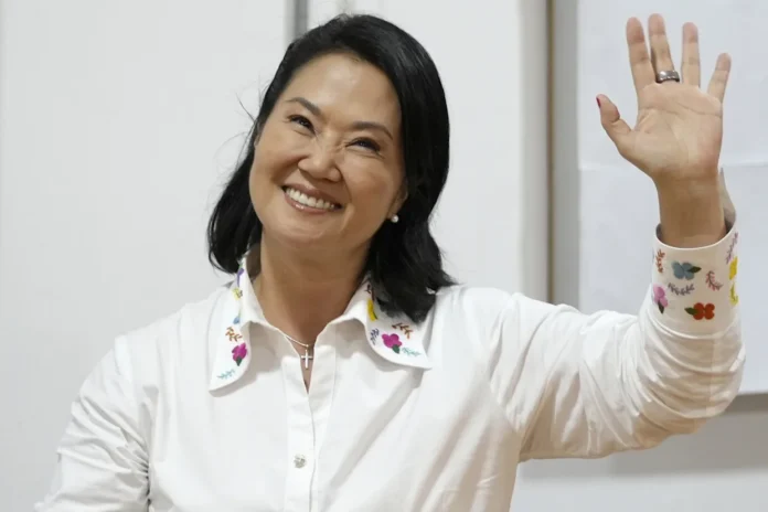 Keiko Fujimori gana la segunda vuelta en Perú tras un ajustado escrutinio de la ONPE