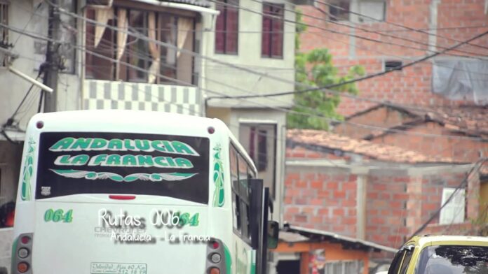 Francia y Medellín se alían para impulsar un modelo de turismo responsable y sostenible