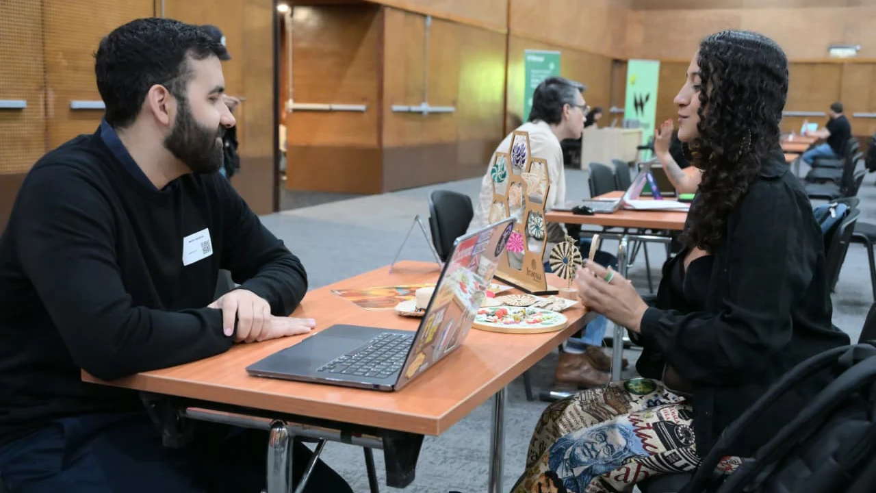 ¿Qué es la Rueda Enlace? El encuentro que conectó a más de 200 emprendedores en Medellín