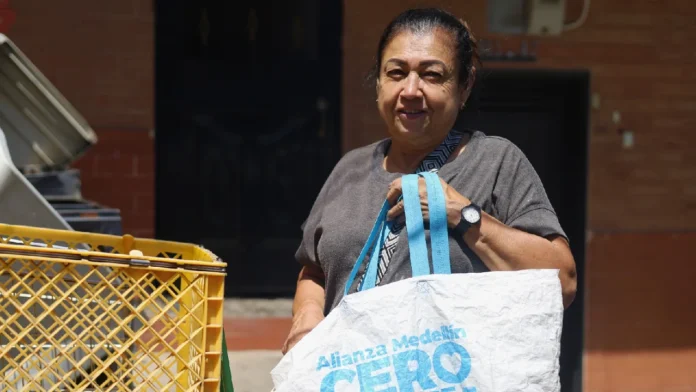 Medellín fortalece la estrategia Cero Hambre con la entrega de 210 vales alimentarios