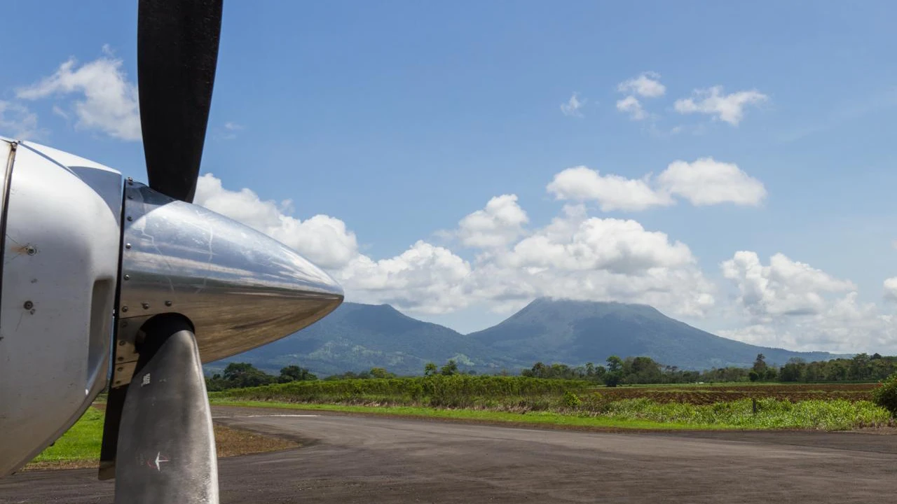 DNP da luz verde a política para modernizar aeropuertos en las regiones más apartadas del país