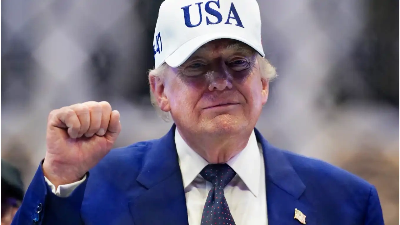 Trump lanza una dura advertencia contra el comunismo desde el histórico monumento de Dakota del Sur