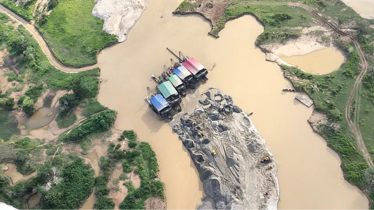 El oro ilegal impone su ley en el Bajo Cauca: así opera una economía criminal que desafía al Estado