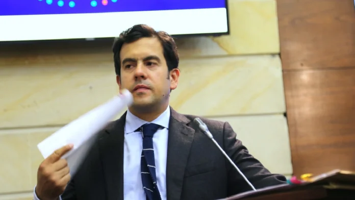 MinInterior afirma que protección de exfuncionarios del Gobierno Petro fue reducida, pero no eliminada