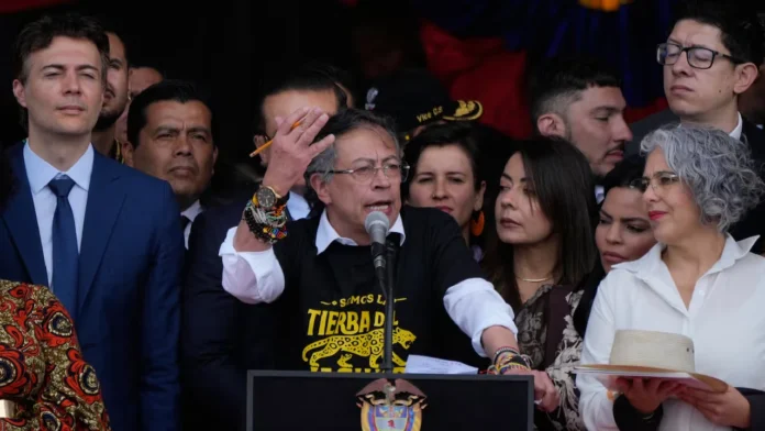 ¿Qué pasará con la espada de Bolívar y la sotana del sacerdote Camilo Torres? Esto dijo Petro