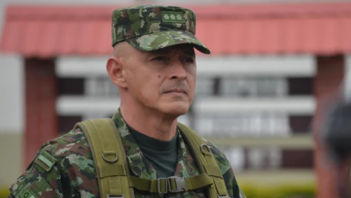 El general que dijo la verdad vuelve a mandar