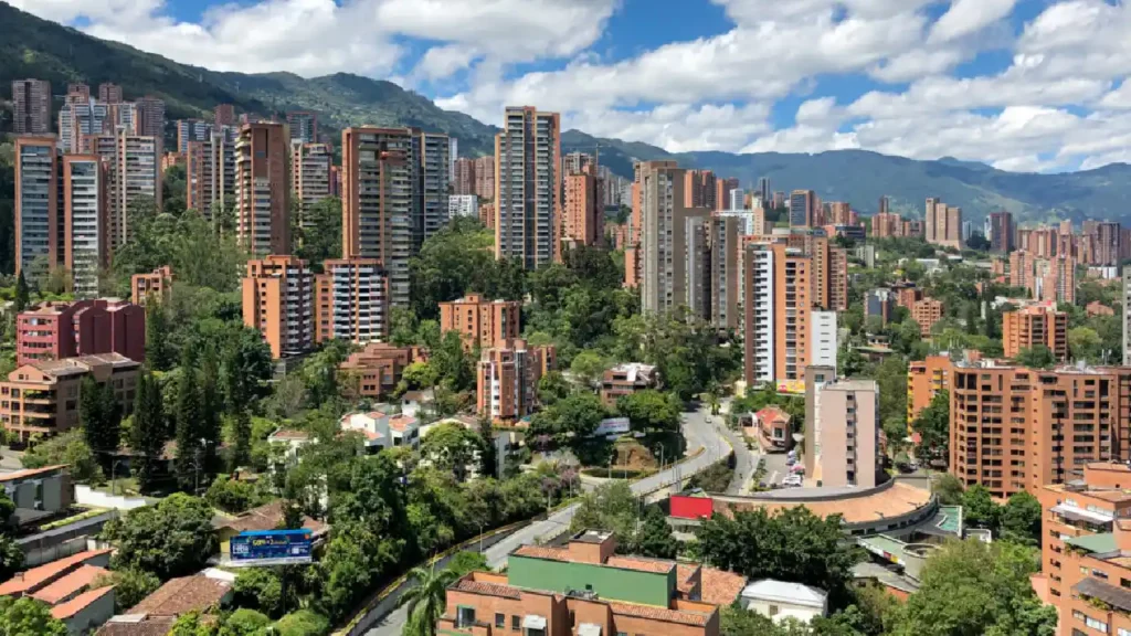 Medellín y su área metropolitana alcanzan la tasa de desocupación más baja del país