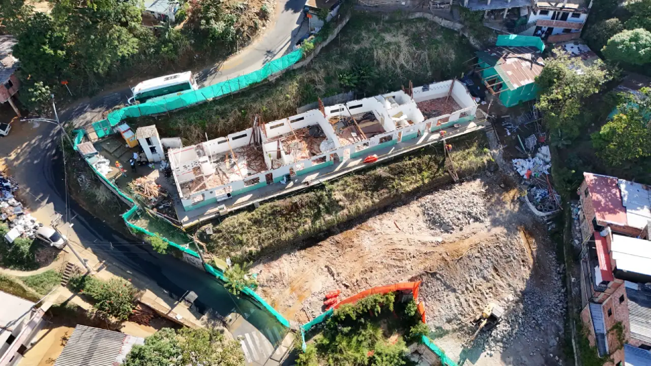 Medellín inicia construcción del megacolegio La Libertad con inversión de $27.000 millones Medellín inicia construcción del megacolegio La Libertad con inversión de $27.000 millones