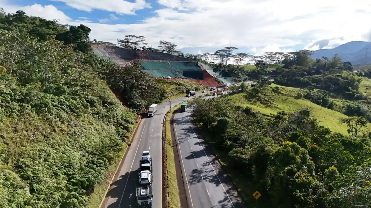 ANI pone al servicio casi 48 kilómetros rehabilitados del corredor vial Buga - Buenaventura 1 ANI habilita 48 kilómetros rehabilitados en la vía Buga - Buenaventura