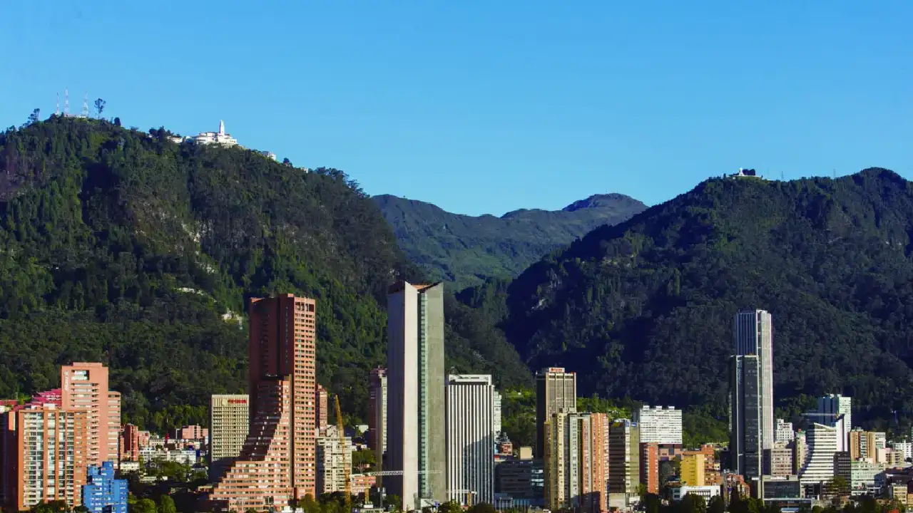 Bogotá destina el 2,6% de su inversión a infraestructura urbana y cede liderazgo en predial 1 Camacol advierte que Bogotá destina solo el 2,6% de su inversión a la infraestructura urbana