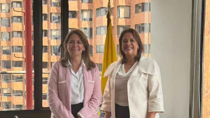 Ministerio de Salud lidera la posesión de María Andrea Godoy Casadiego como nueva jefe del organismo Ministerio de Salud lidera la posesión de María Andrea Godoy Casadiego como nueva jefe del organismo