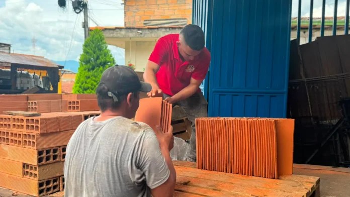 Reconstrucción tras el terremoto: Antioquia envía materiales a tres municipios