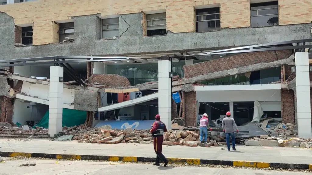 Corte Constitucional pide pruebas para el decreto del estado de emergencia tras terremoto 1 Terremoto deja negocios paralizados: 48 % de empresas afectadas no puede operar