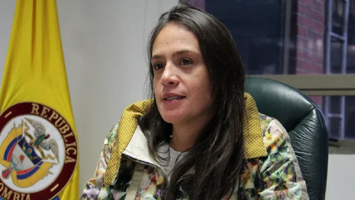 Ángela Mora asumiría la gerencia de RTVC en una jornada de cambios y tensión en los medios públicos