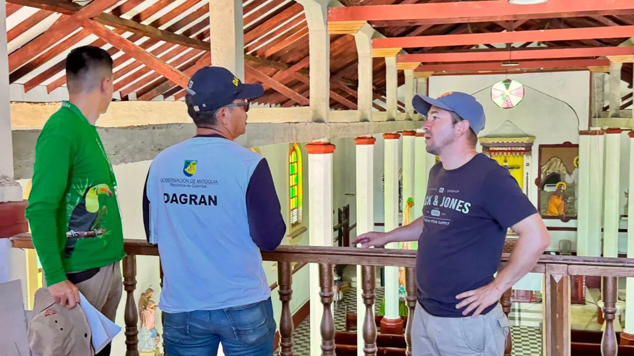 Antioquia acelera la reconstrucción tras el terremoto con materiales para 1.200 familias