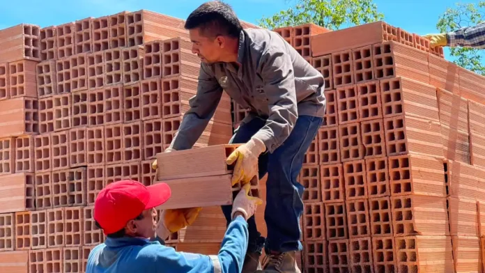 Antioquia acelera la reconstrucción tras el terremoto con materiales para 1.200 familias