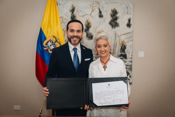 Abelardo de la Espriella posesionó a Ilva Myriam Hoyos como nueva MinEducación