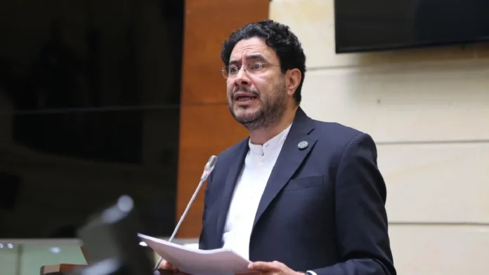 Consejo Nacional Electoral archiva el proceso contra el senador Iván Cepeda