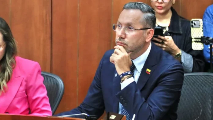 Ministro de Vivienda citado a audiencia de moción de censura.