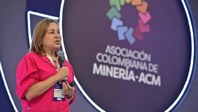 Ministra de Minas María Nohemí Arboleda anuncia la derogación de normas para destrabar distritos mineros Ministra de Minas María Nohemí Arboleda anuncia la derogación de normas para destrabar distritos mineros