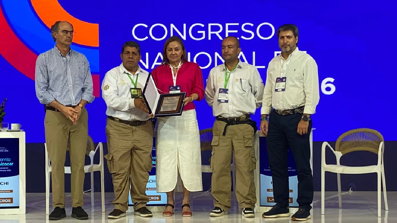 Ministra de Minas María Nohemí Arboleda anuncia la derogación de normas para destrabar distritos mineros 1 Gobierno nacional deroga diez resoluciones que asvihiaban los distritos mineros en Colombia