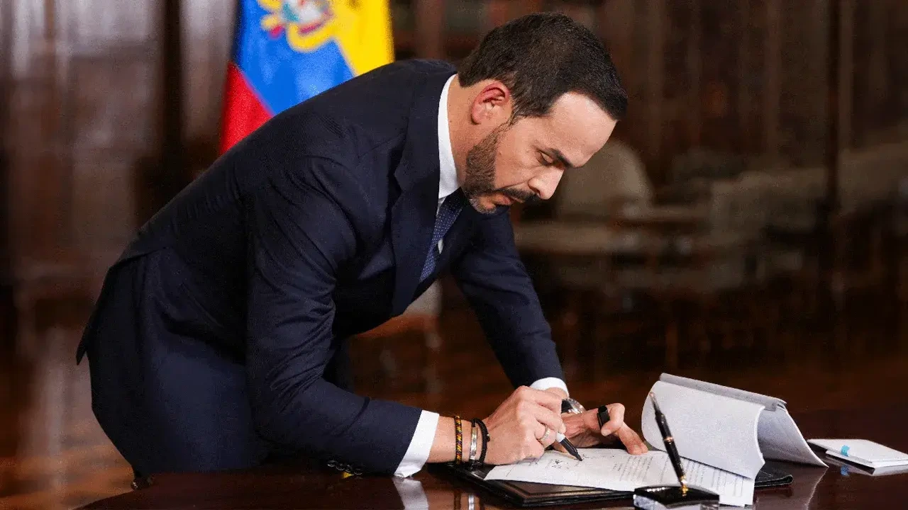 Gobierno De La Espriella decreta el cierre total de las negociaciones de paz 1 De La Espriella entierra la "falsa paz" y condiciona el tránsito a la ley al sometimiento judicial