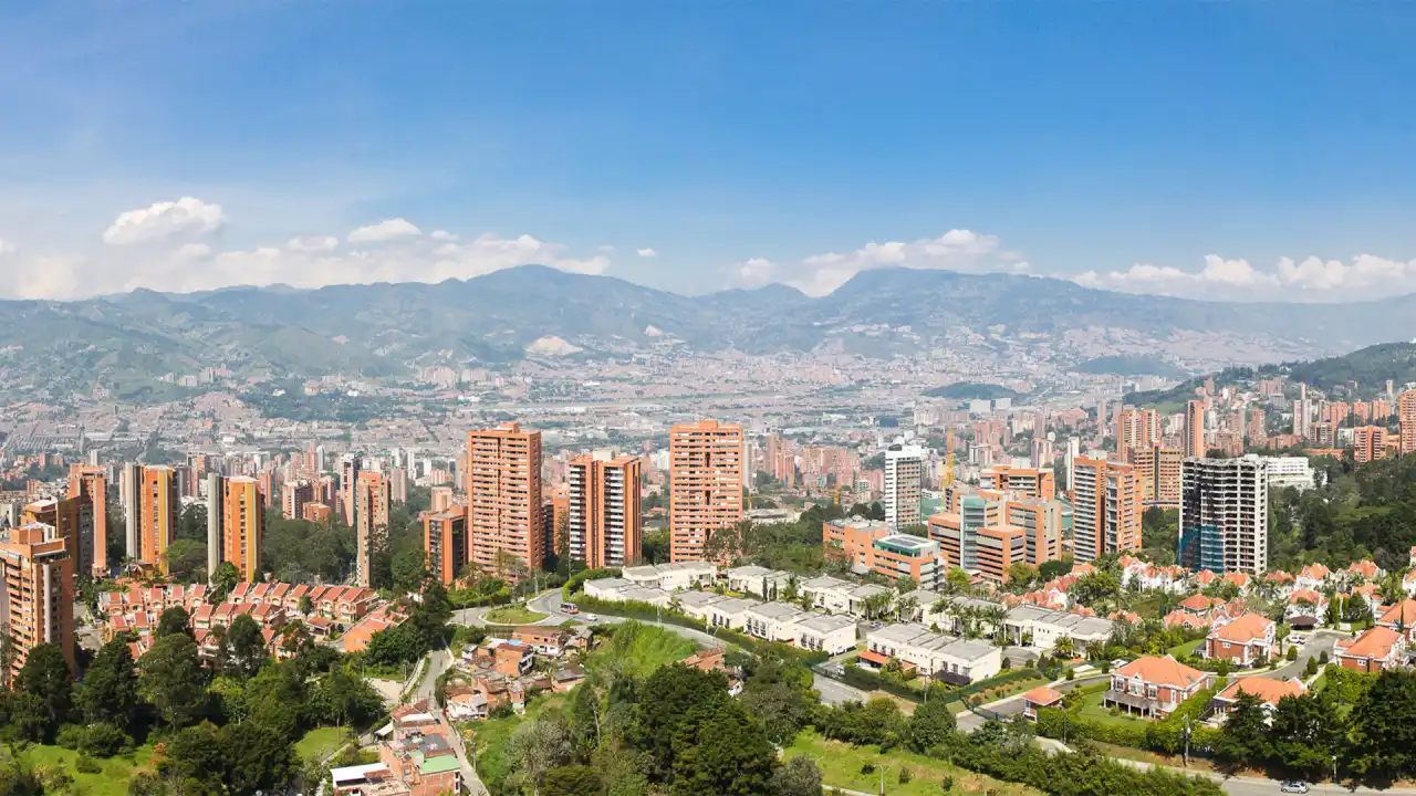 Gremio advierte que nuevo POT de Medellín pondría en riesgo ingresos de miles de hogares 1 Asohost pide al Concejo de Medellín reglas claras frente a la vivienda turística en el POT