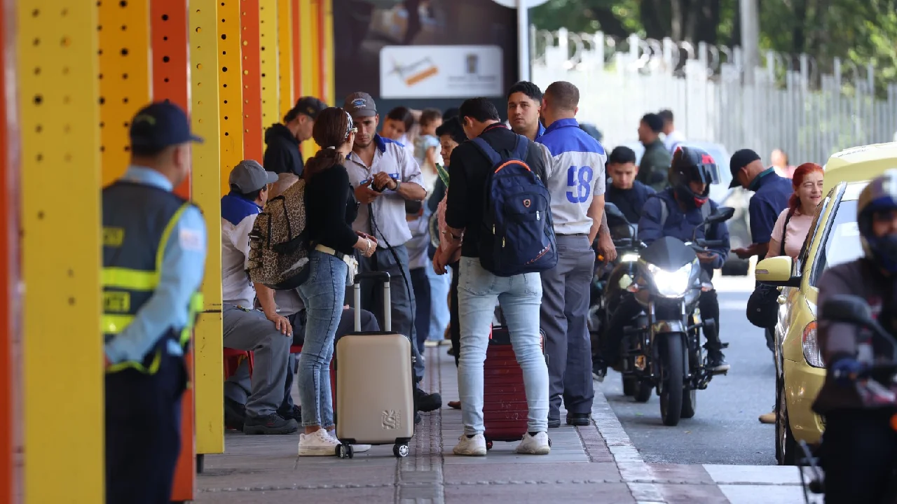 Terminales de Medellín se preparan para movilizar 715.000 viajeros durante el receso escolar