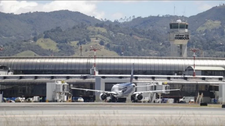 Aeropuerto José María Córdova: hay que construir, no remendar