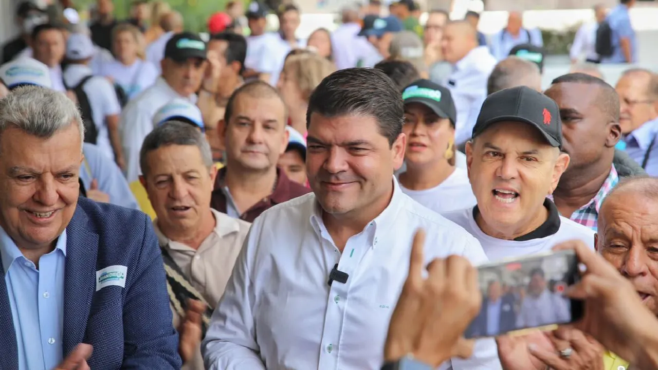 Exsenador Juan Diego Gómez enfrentará juicio oral por presunta estafa inmobiliaria