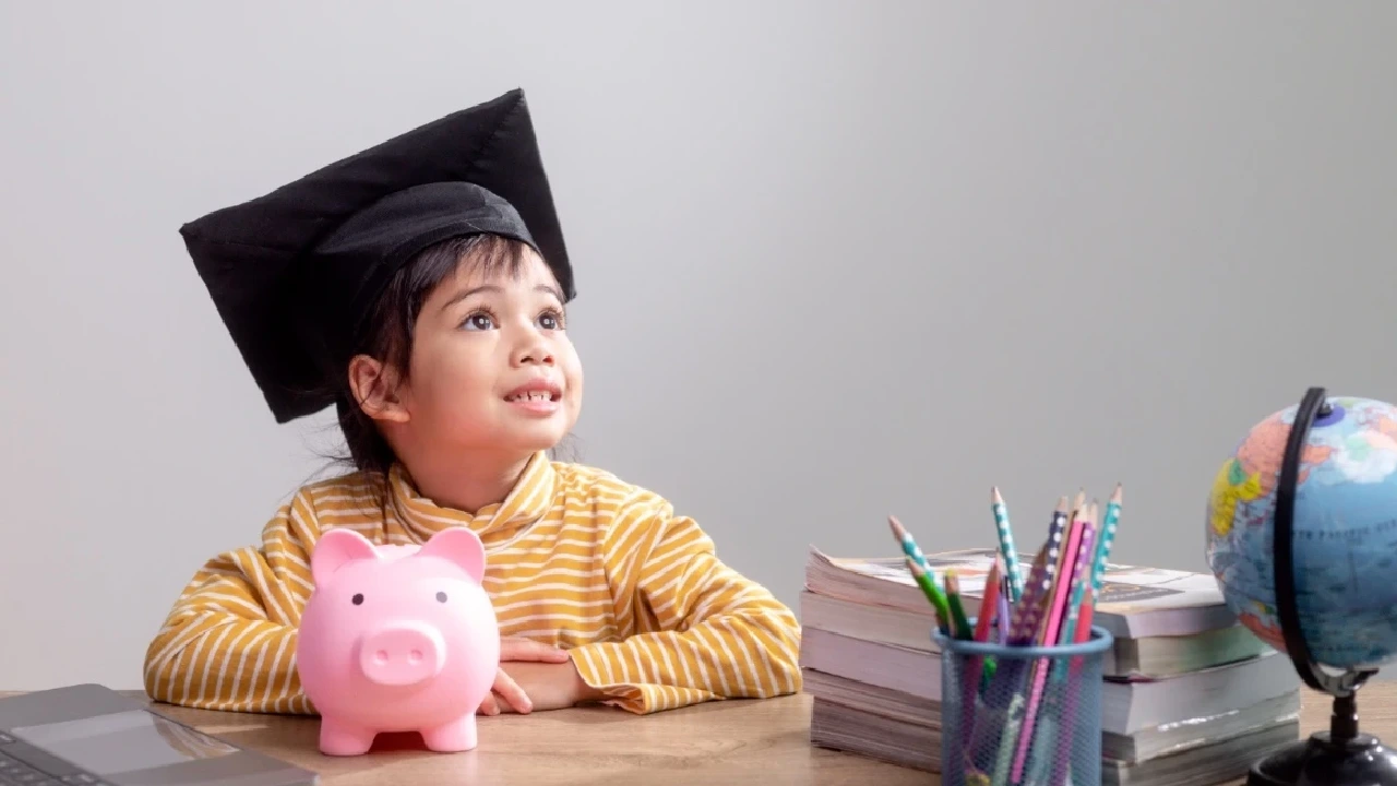 Aprueban en primer debate educación financiera y económica obligatoria en colegios