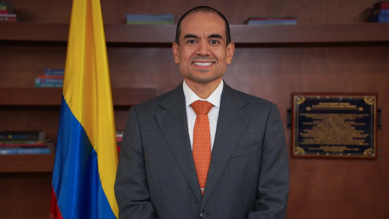 Nombramiento en Educación: Álvaro José Cifuentes Ramírez se posesiona como viceministro