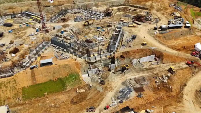 Federico Gutiérrez inspecciona la Megacárcel de Medellín que alcanza un 47 % de obra Federico Gutiérrez inspecciona la Megacárcel de Medellín que alcanza un 47 % de obra