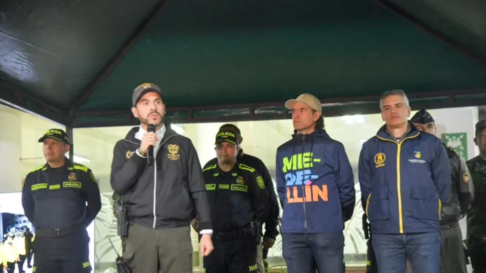 Redada del BOSUR con presencia del Gobierno y mandatarios locales deja 135 capturas, la baja de alias Megaoperativo en Medellín deja 135 capturados y un cabecilla abatido