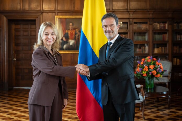 Tania Gilinski es posesionada como la nueva embajadora de Colombia en Israel